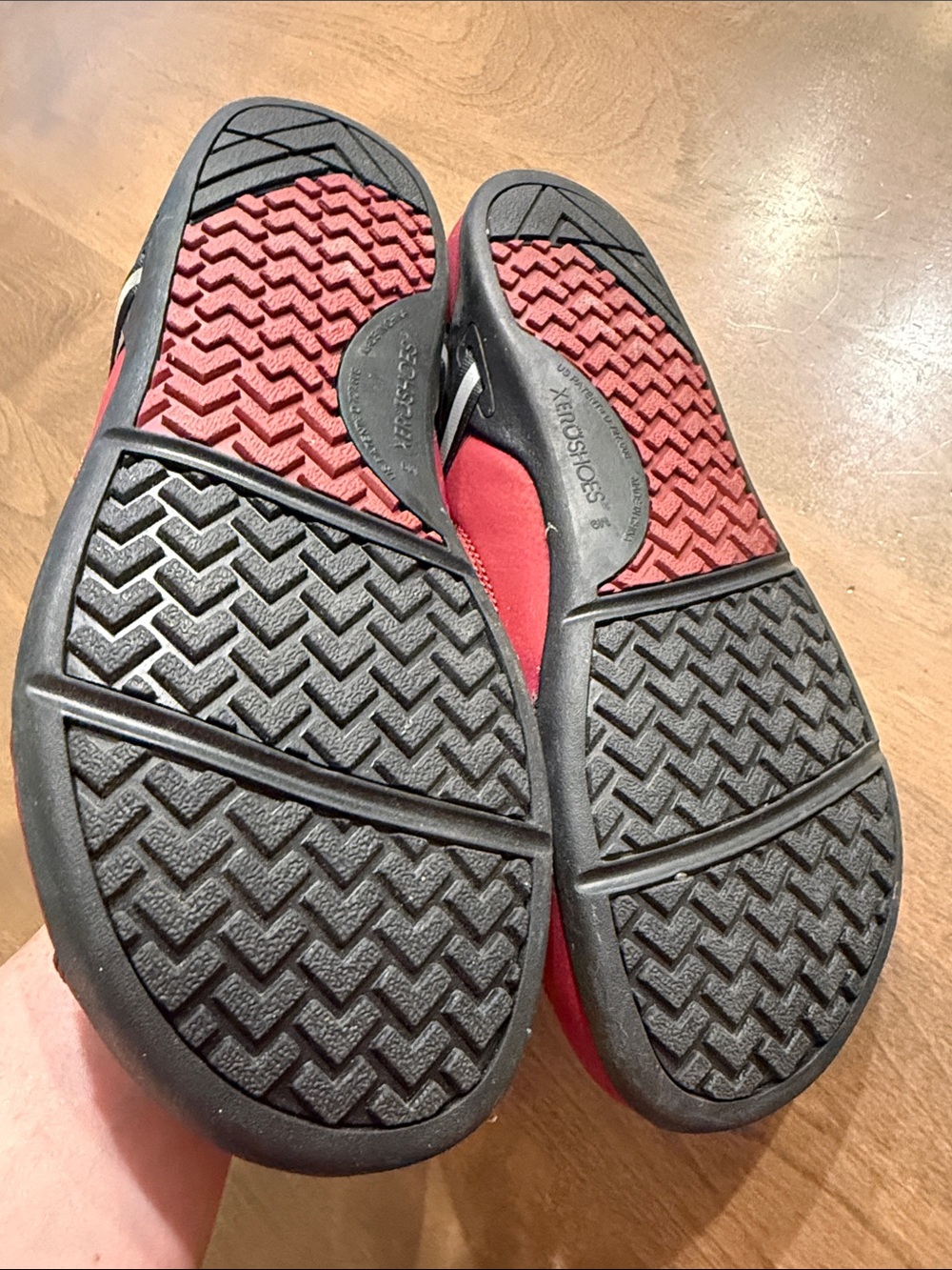 EUC Excellent XERO SHOES XEROSHOES MENS PRIO SIZE USA 9 EUR 42 Maroon / Black - Picture 3 of 9